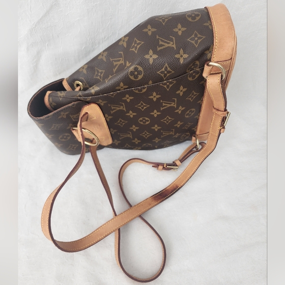 Auth Louis Vuitton Monstsouris MM Backpack - Picture 9 of 12